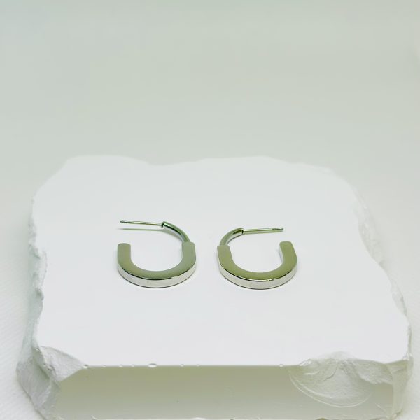<VIRA VINO> U-Shaped Pure Earring Ｕシェイプ ピュア ピアス